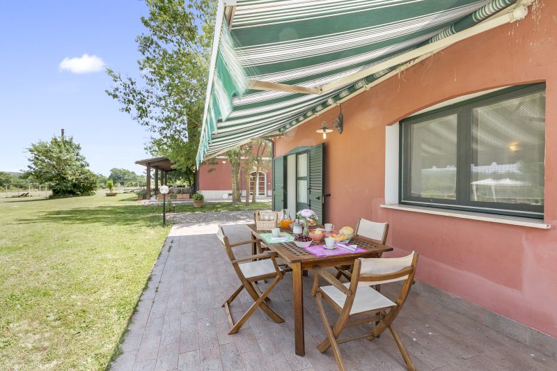 Relaxing Family Villa Roses Shared Pool 6