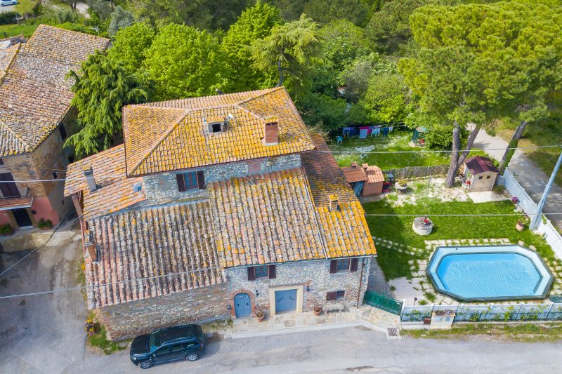Apartment With Pool And Garden