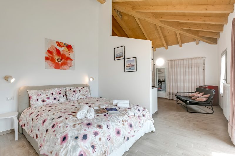 Residenza Quadrifoglio: Valley-view Villa with Private garden