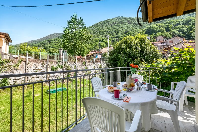 Residenza Quadrifoglio: Valley-view Villa with Private garden
