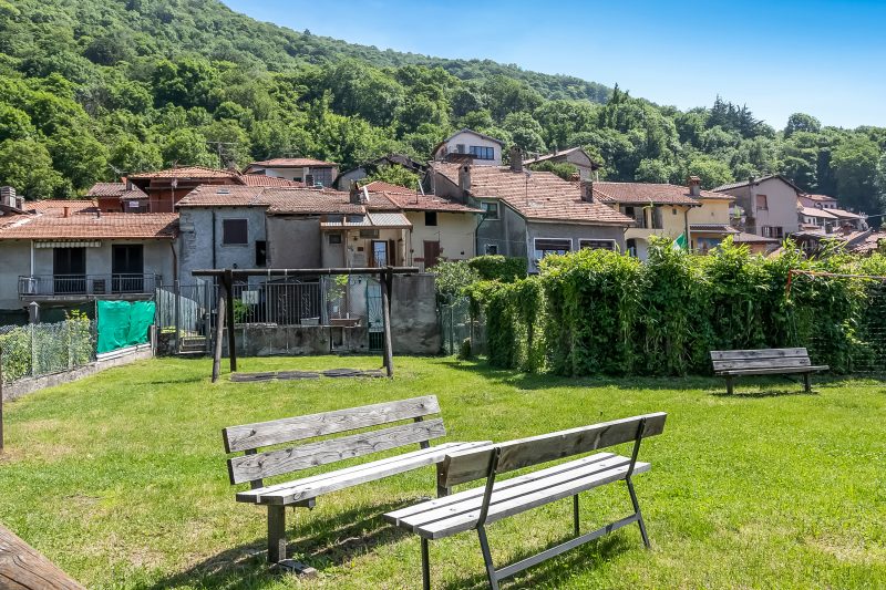 Residenza Quadrifoglio: Valley-view Villa with Private garden