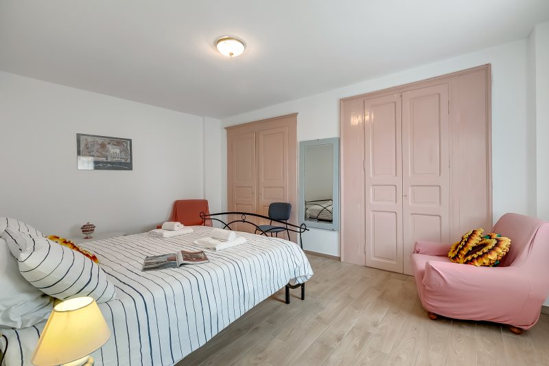 Residenza Quadrifoglio: Valley-view Villa with Private garden