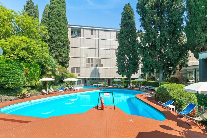 Hendrik Vittoriale Lake View Shared Pool
