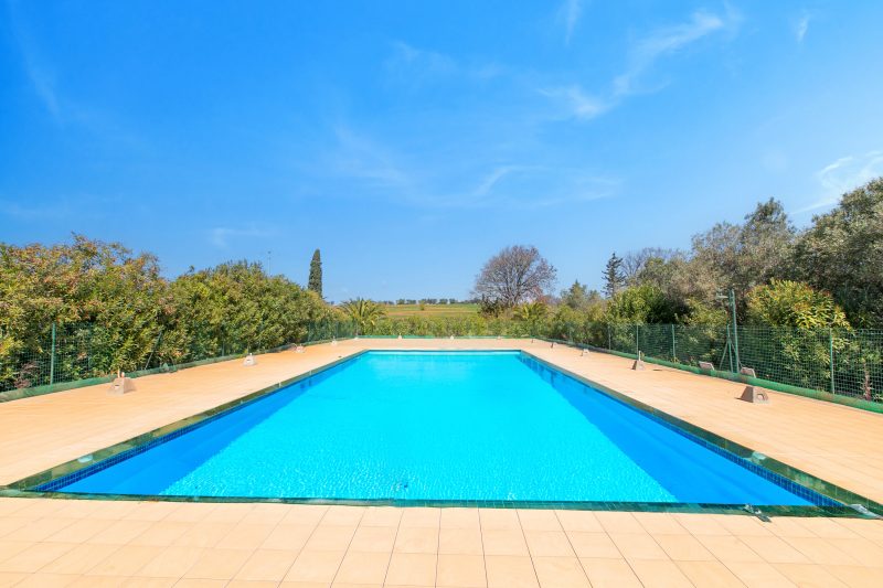 Eucalipto Apartment with Shared Pool, Near The Sea