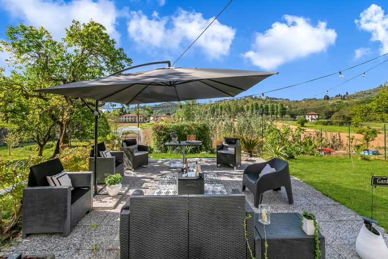 Romantic Apt Jacuzzi,Private Garden & Pet Friendly