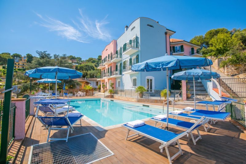 Seaview Pool Retreat - M17