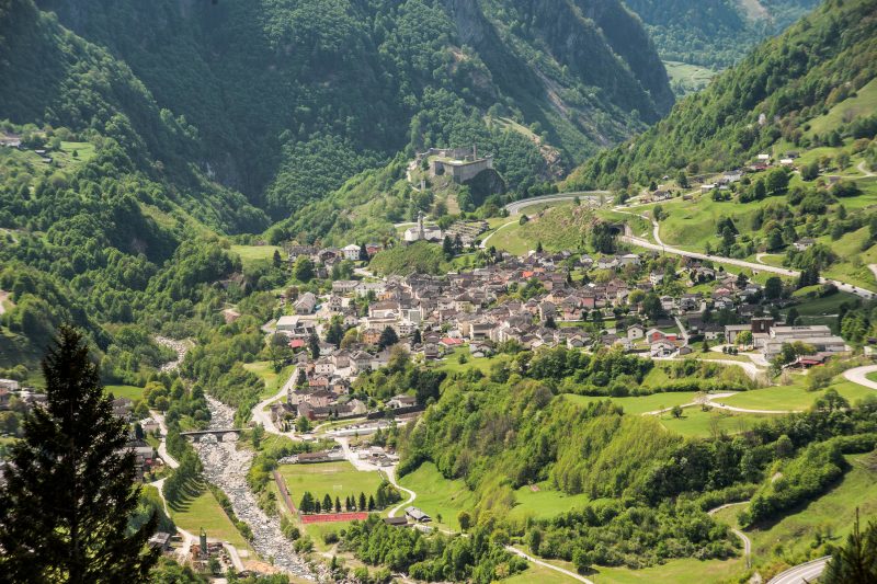 Chalet Soleada with Fireplace and Terrace for 5
