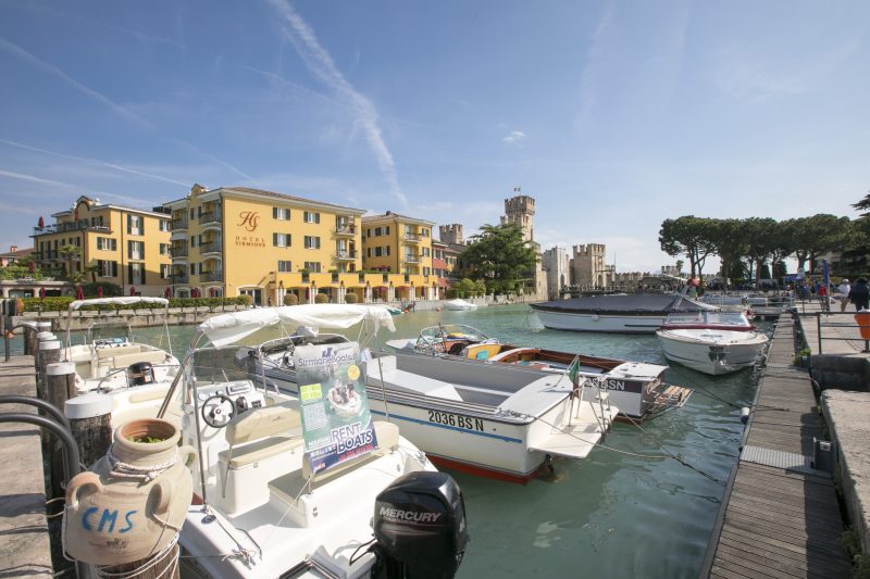 Magnolia House: Sirmione Apt for 4 with Shared Pool