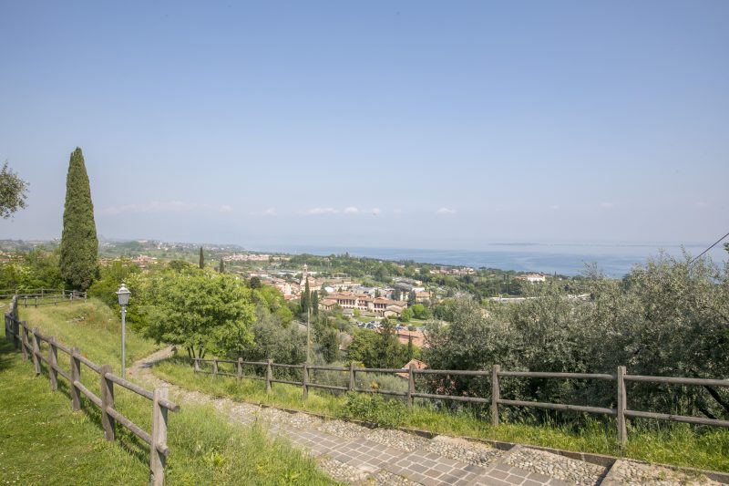 Casa Enza: Desenzano Apartment w/ private parking & AC