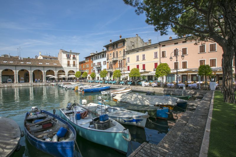 Villa Mimosa Near Desenzano Old Town Apt 2 Parking, A/C, WiFi