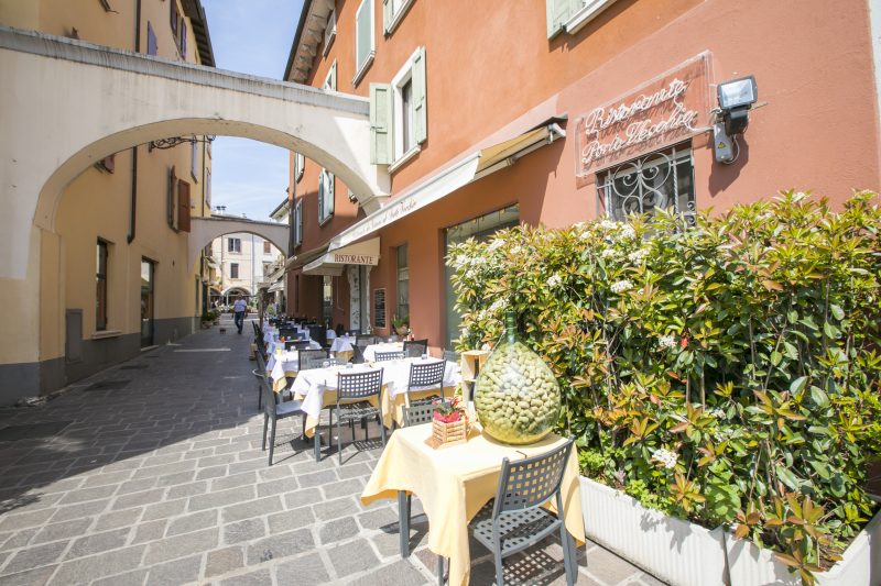 Villa Barbara - Lake Garda Villa with Pool & Views