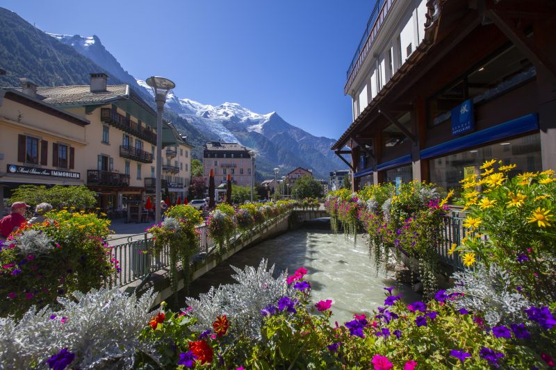 V Loriaz 43: Beside Ski Lift; Pool, Sauna & Gym