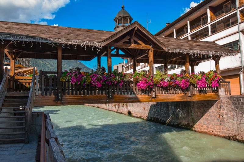 V Buet 33: Beside Ski Lift; Pool, Sauna & Gym