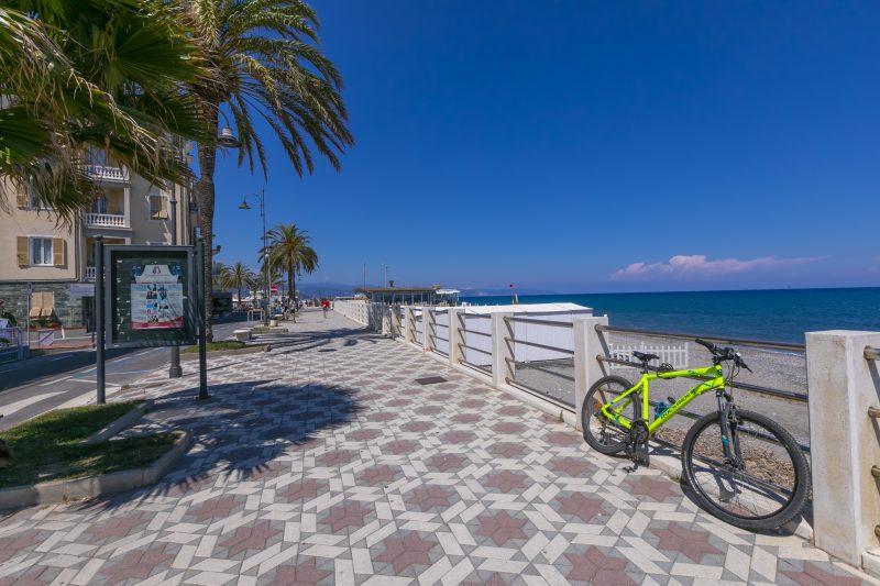 Mer Vivante - Front Beach with Balcony