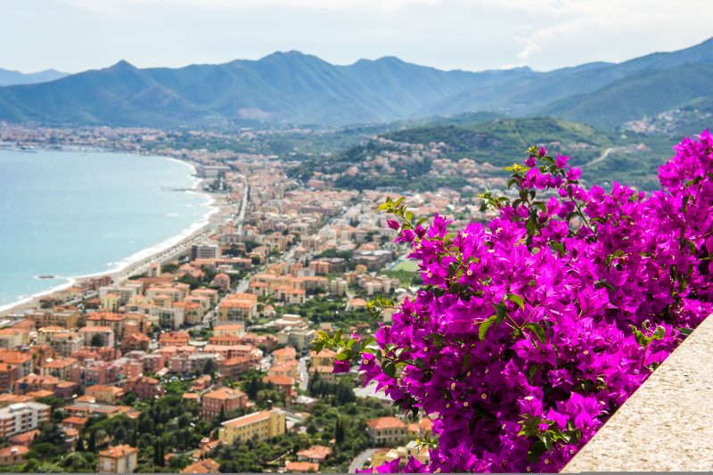 Appartamento Magenta - Apartment with Sunny Balcony