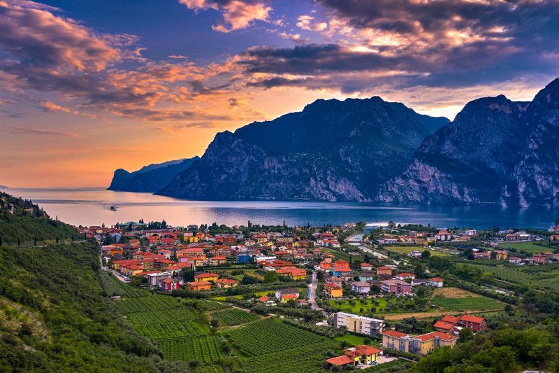 Garda Therme Apartment with Balcony & Mountain Views
