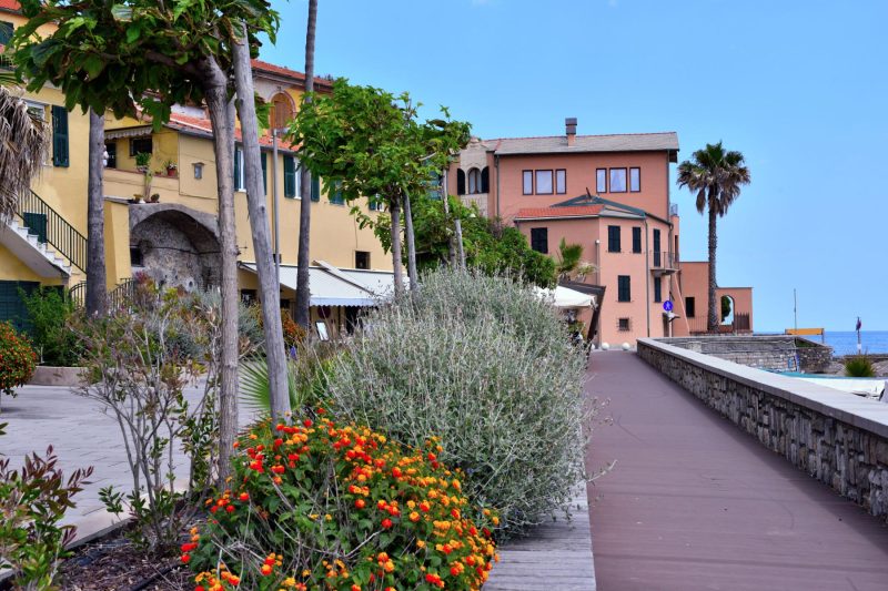 Sunrise Apartment Seaview 100m to Beach