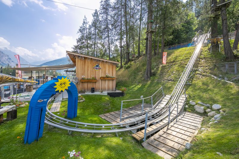 Slalom 73 few Steps from Skiing